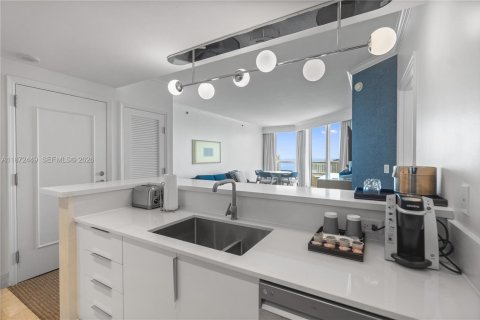 Condominio en venta en Miami Beach, Florida, 1 dormitorio, 93.09 m2 № 2154782 - foto 19