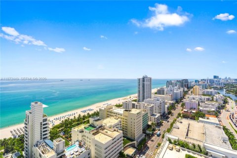 Condominio en venta en Miami Beach, Florida, 1 dormitorio, 93.09 m2 № 2154782 - foto 2