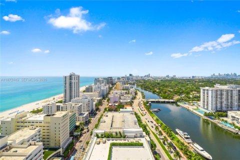 Condominio en Miami Beach, Florida, 1 dormitorio № 2154782