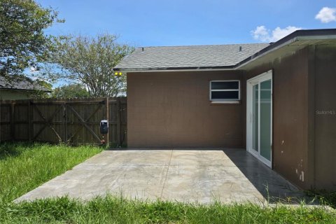 Casa en venta en Deltona, Florida, 4 dormitorios, 182.74 m2 № 2230099 - foto 23
