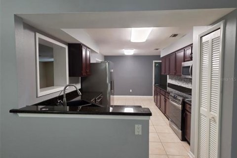 Casa en venta en Deltona, Florida, 4 dormitorios, 182.74 m2 № 2230099 - foto 11