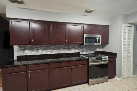 Casa en venta en Deltona, Florida, 4 dormitorios, 182.74 m2 № 2230099 - foto 13