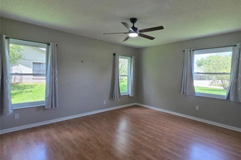 Casa en venta en Deltona, Florida, 4 dormitorios, 182.74 m2 № 2230099 - foto 8
