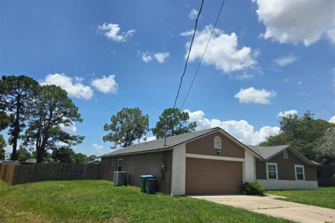 Casa en venta en Deltona, Florida, 4 dormitorios, 182.74 m2 № 2230099 - foto 3