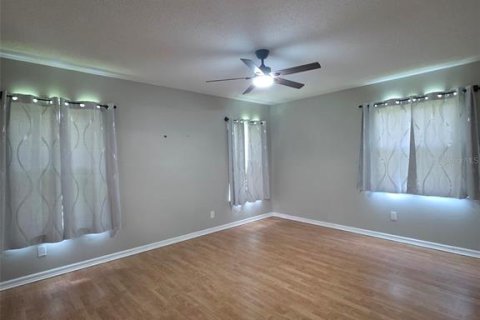 Casa en venta en Deltona, Florida, 4 dormitorios, 182.74 m2 № 2230099 - foto 7