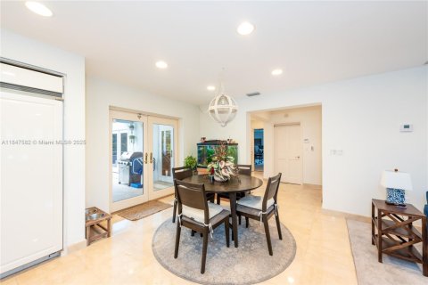 Casa en venta en Pinecrest, Florida, 5 dormitorios, 371.7 m2 № 1847689 - foto 15