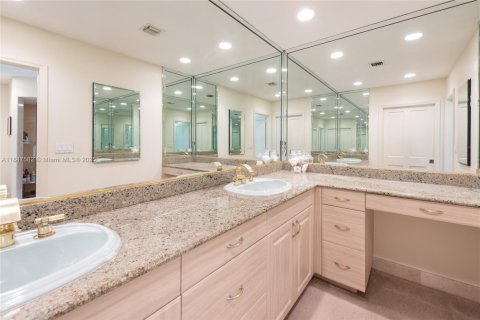 Casa en venta en Pinecrest, Florida, 5 dormitorios, 371.7 m2 № 1847689 - foto 26