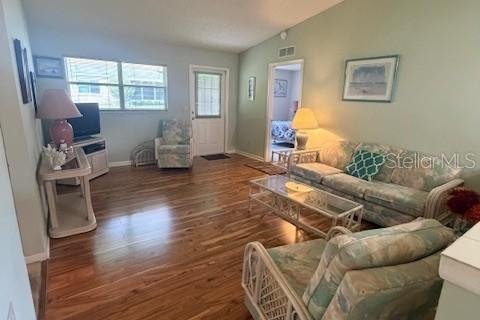Villa ou maison à louer à Ocala, Floride: 2 chambres, 99.59 m2 № 2358852 - photo 10