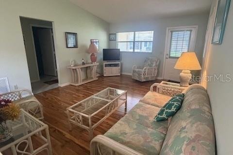 Villa ou maison à louer à Ocala, Floride: 2 chambres, 99.59 m2 № 2358852 - photo 9