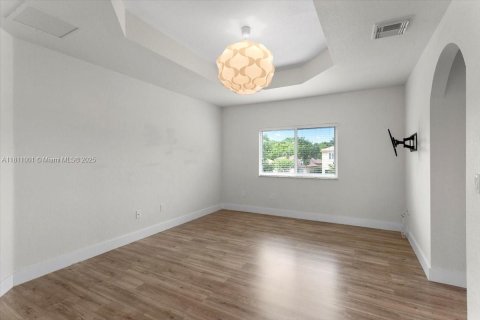 House in Cutler Bay, Florida 5 bedrooms, 251.86 sq.m. № 1756498 - photo 23