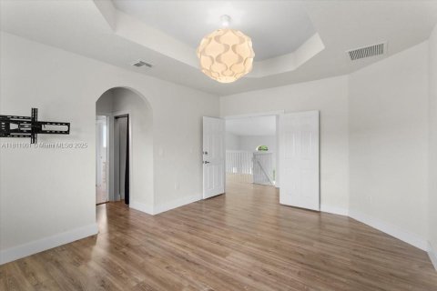 House in Cutler Bay, Florida 5 bedrooms, 251.86 sq.m. № 1756498 - photo 25