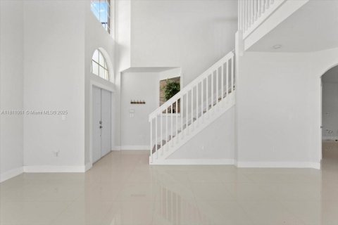 House in Cutler Bay, Florida 5 bedrooms, 251.86 sq.m. № 1756498 - photo 15