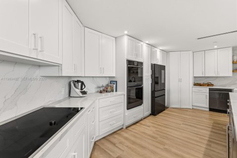 Купить кондоминиум в Ки-Бискейн, Флорида 4 спальни, 290.51м2, № 2058922 - фото 10