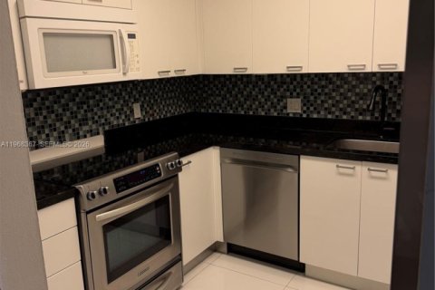 Condo in Miami, Florida, 1 bedroom № 2029546