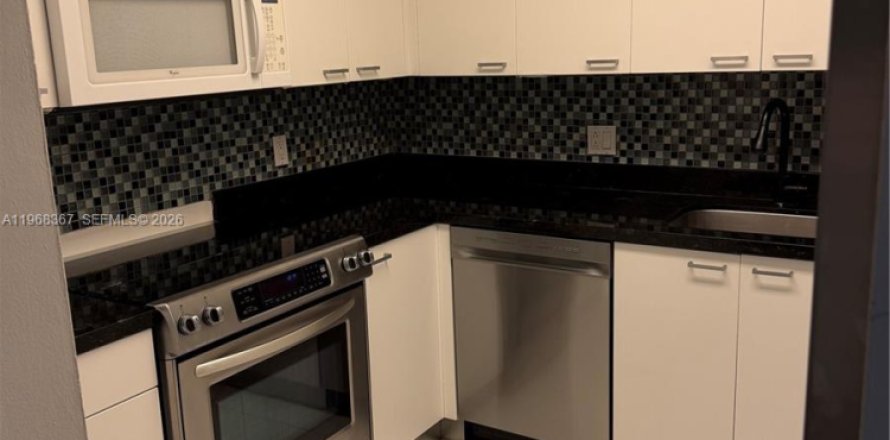 Condo in Miami, Florida, 1 bedroom  № 2029546