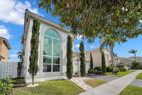 Casa en venta en Coconut Creek, Florida, 3 dormitorios, 163.14 m2 № 2033059 - foto 2