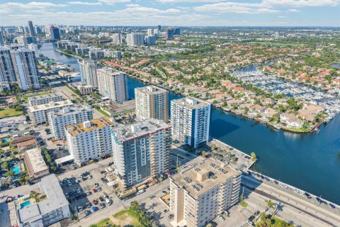 Купить кондоминиум в Холливуд, Флорида 3 комнаты, 116.31м2, № 2087208 - фото 28
