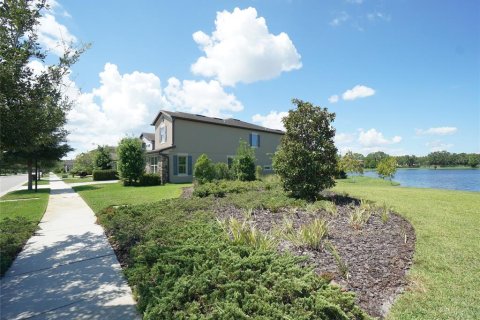 Снять в аренду виллу или дом в Лутц, Флорида 4 спальни, 394.28м2, № 1910206 - фото 2