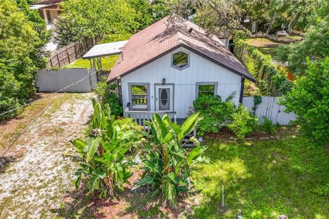 House in Tampa, Florida 3 bedrooms, 92.9 sq.m. № 2324924