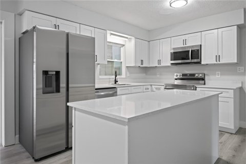 Casa en venta en Mount Dora, Florida, 4 dormitorios, 154.59 m2 № 2267073 - foto 8