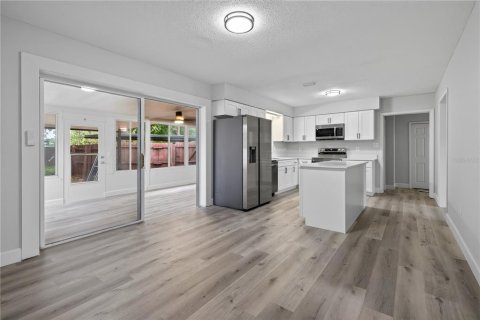 Casa en venta en Mount Dora, Florida, 4 dormitorios, 154.59 m2 № 2267073 - foto 12