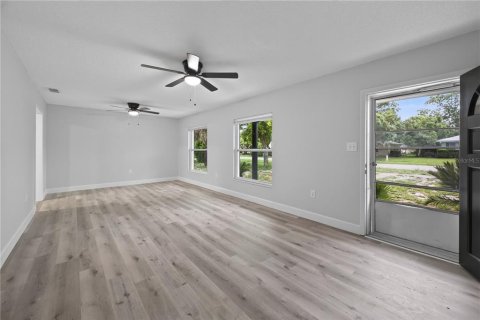 Casa en venta en Mount Dora, Florida, 4 dormitorios, 154.59 m2 № 2267073 - foto 14