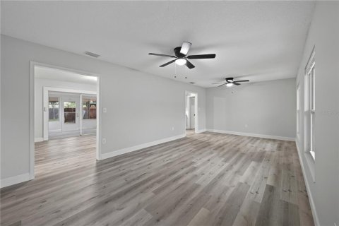 Casa en venta en Mount Dora, Florida, 4 dormitorios, 154.59 m2 № 2267073 - foto 15