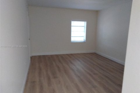 Снять в аренду кондоминиум в Майами, Флорида 2 спальни, 95.97м2, № 1988118 - фото 22