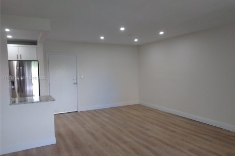 Снять в аренду кондоминиум в Майами, Флорида 2 спальни, 95.97м2, № 1988118 - фото 11