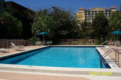 Снять в аренду кондоминиум в Майами, Флорида 2 спальни, 95.97м2, № 1988118 - фото 30