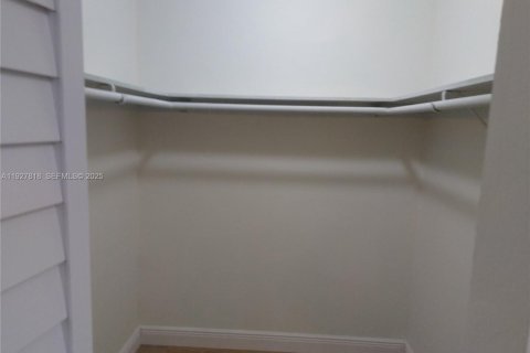 Снять в аренду кондоминиум в Майами, Флорида 2 спальни, 95.97м2, № 1988118 - фото 27