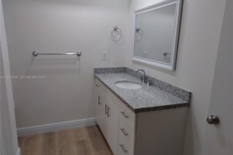 Снять в аренду кондоминиум в Майами, Флорида 2 спальни, 95.97м2, № 1988118 - фото 23