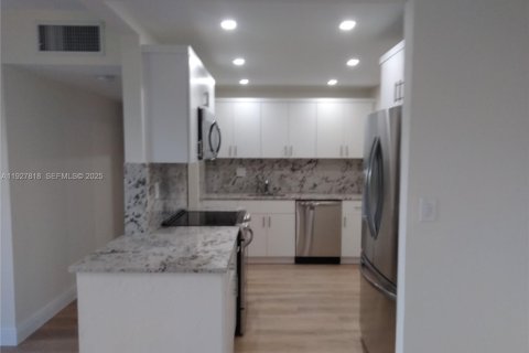 Снять в аренду кондоминиум в Майами, Флорида 2 спальни, 95.97м2, № 1988118 - фото 7