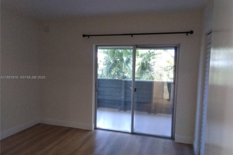 Снять в аренду кондоминиум в Майами, Флорида 2 спальни, 95.97м2, № 1988118 - фото 16