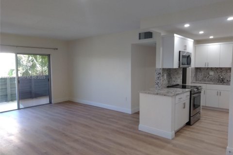 Снять в аренду кондоминиум в Майами, Флорида 2 спальни, 95.97м2, № 1988118 - фото 5