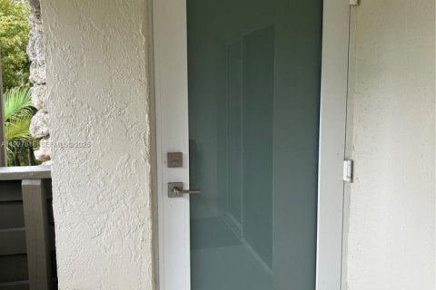 Снять в аренду кондоминиум в Майами, Флорида 2 спальни, 95.97м2, № 1988118 - фото 14