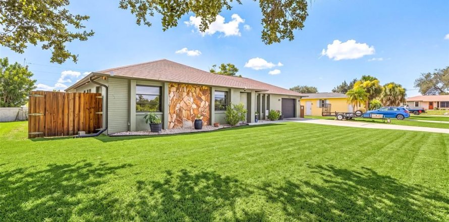 Villa ou maison à Punta Gorda, Floride 3 chambres, 138.42 m2 № 2235645