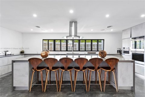 Villa ou maison à louer à Hollywood, Floride: 8 chambres, 463.58 m2 № 2194489 - photo 8