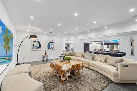 Villa ou maison à louer à Hollywood, Floride: 8 chambres, 463.58 m2 № 2194489 - photo 19