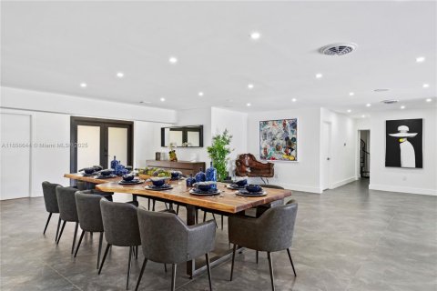 Villa ou maison à louer à Hollywood, Floride: 8 chambres, 463.58 m2 № 2194489 - photo 3