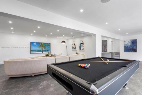Villa ou maison à louer à Hollywood, Floride: 8 chambres, 463.58 m2 № 2194489 - photo 17