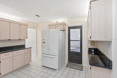 House in Inverness, Florida 3 bedrooms, 192.4 sq.m. № 2231654 - photo 8
