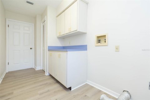 House in Apollo Beach, Florida 4 bedrooms, 276.29 sq.m. № 1564690 - photo 21