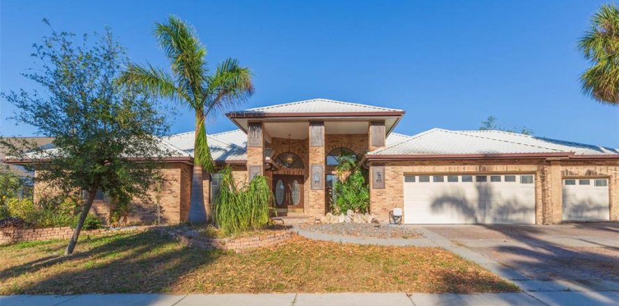 House in Apollo Beach, Florida 4 bedrooms, 276.29 sq.m. № 1564690