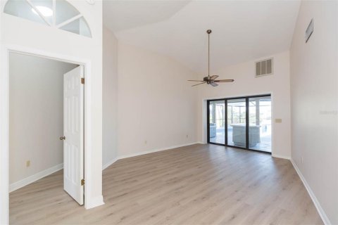 House in Apollo Beach, Florida 4 bedrooms, 276.29 sq.m. № 1564690 - photo 4