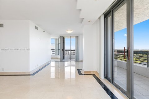 Copropriété à vendre à Aventura, Floride: 2 chambres, 126.44 m2 № 1627424 - photo 15