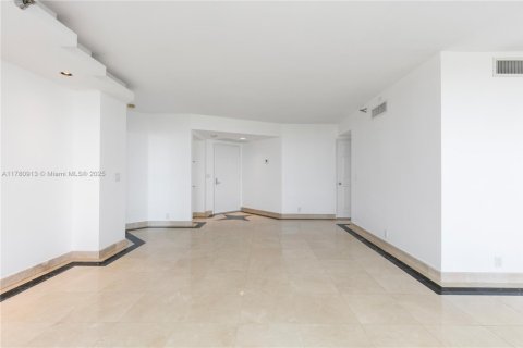 Copropriété à vendre à Aventura, Floride: 2 chambres, 126.44 m2 № 1627424 - photo 13