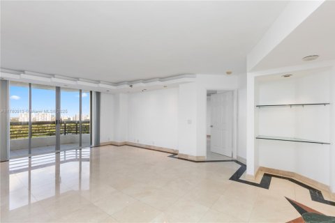 Copropriété à vendre à Aventura, Floride: 2 chambres, 126.44 m2 № 1627424 - photo 10