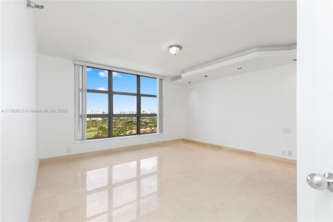 Copropriété à vendre à Aventura, Floride: 2 chambres, 126.44 m2 № 1627424 - photo 27