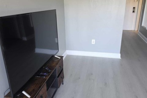 Copropriété à louer à North Miami, Floride: 3 pièces, 65.96 m2 № 2083594 - photo 17